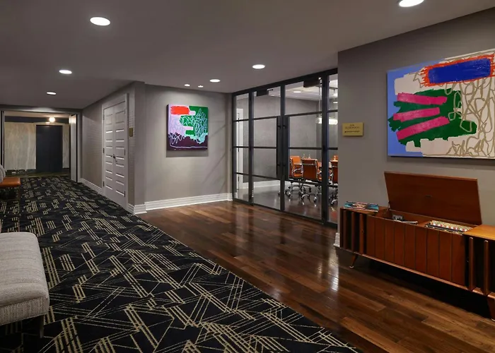 Renaissance Saint Elm Dallas Downtown Hotel